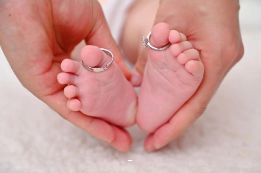 灯塔孕妇肚子隐隐作痛